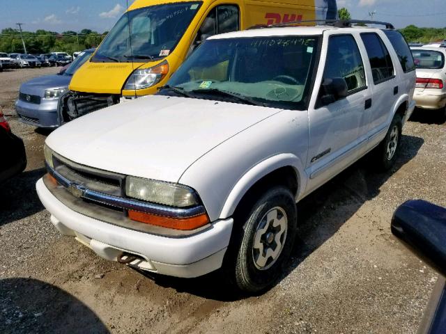 1GNDT13X05K121332 - 2005 CHEVROLET BLAZER WHITE photo 2