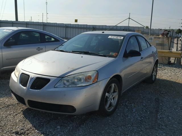 1G2ZG58N474256990 - 2007 PONTIAC G6 BASE SILVER photo 2