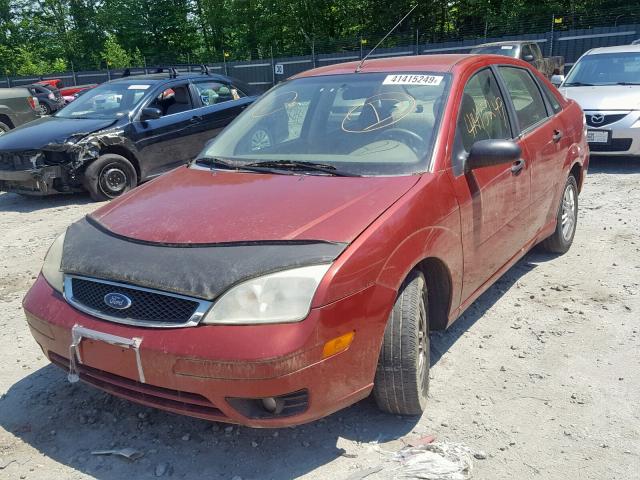 1FAFP34N35W137828 - 2005 FORD FOCUS ZX4 RED photo 2