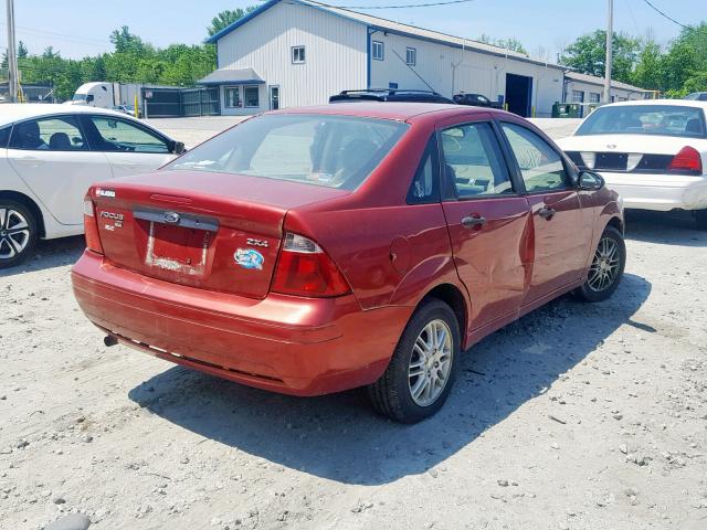 1FAFP34N35W137828 - 2005 FORD FOCUS ZX4 RED photo 4