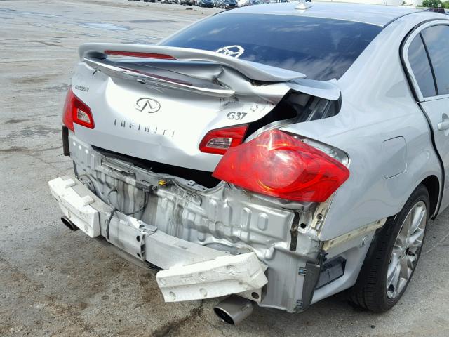 JNKCV61E29M300400 - 2009 INFINITI G37 BASE SILVER photo 9