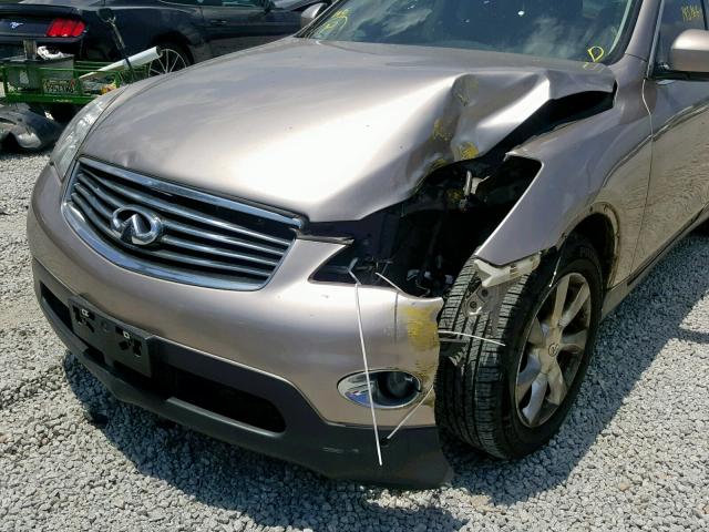 JNKAJ09E69M900020 - 2009 INFINITI EX35 BASE GOLD photo 9