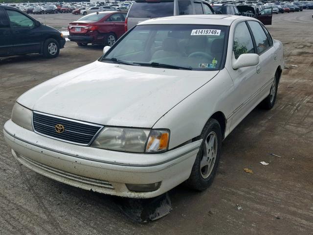 4T1BF18B5WU268641 - 1998 TOYOTA AVALON WHITE photo 2