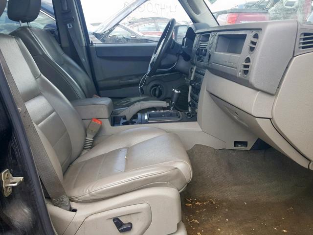 1J8HG48KX6C105141 - 2006 JEEP COMMANDER BLACK photo 5