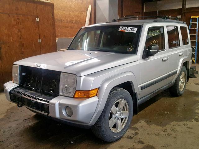 1J8HG48K88C107540 - 2008 JEEP COMMANDER SILVER photo 2