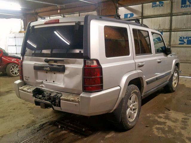 1J8HG48K88C107540 - 2008 JEEP COMMANDER SILVER photo 4