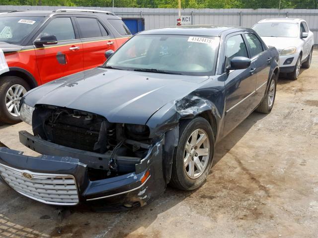 2C3KA53G37H634831 - 2007 CHRYSLER 300 TOURIN GRAY photo 2