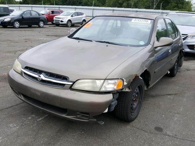 1N4DL01D3WC211331 - 1998 NISSAN ALTIMA XE BROWN photo 2