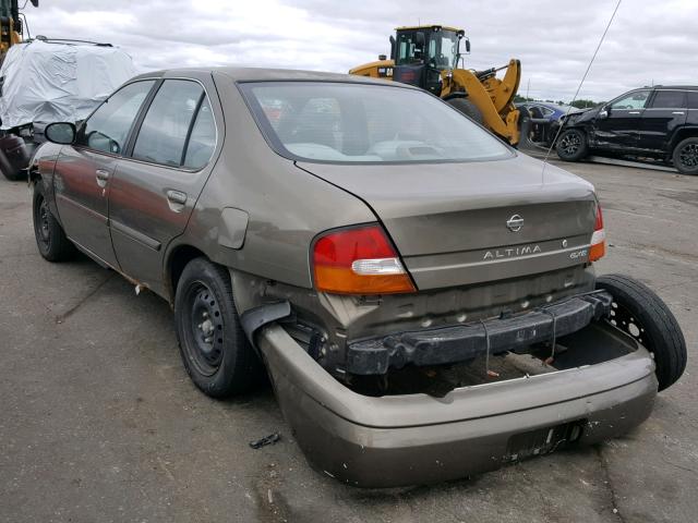 1N4DL01D3WC211331 - 1998 NISSAN ALTIMA XE BROWN photo 3