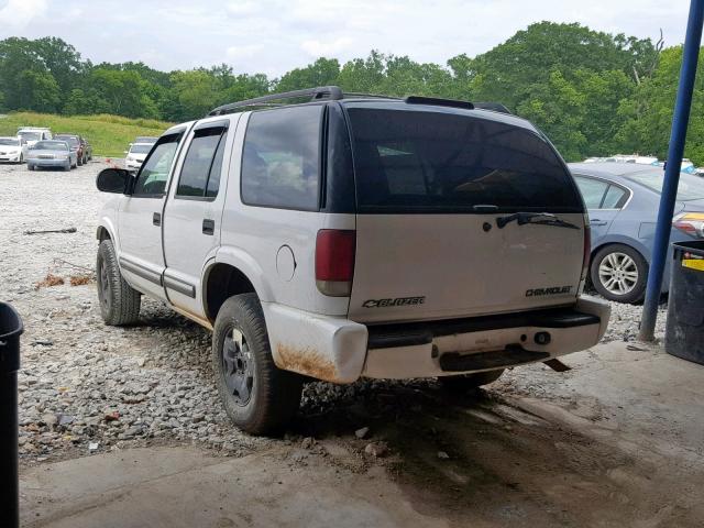 1GNDT13W81K190271 - 2001 CHEVROLET BLAZER WHITE photo 3