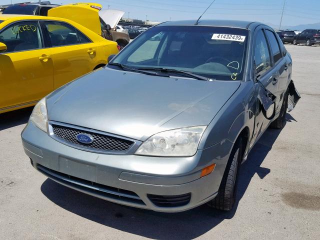 1FAFP34NX6W189202 - 2006 FORD FOCUS ZX4 GREEN photo 2