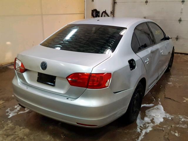 3VW2K7AJ8DM294427 - 2013 VOLKSWAGEN JETTA BASE SILVER photo 4