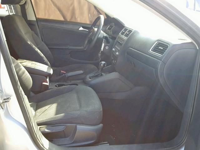 3VW2K7AJ8DM294427 - 2013 VOLKSWAGEN JETTA BASE SILVER photo 5