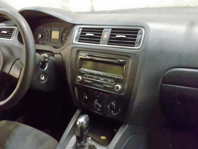 3VW2K7AJ8DM294427 - 2013 VOLKSWAGEN JETTA BASE SILVER photo 9