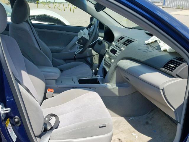 4T1BB3EK1BU134778 - 2011 TOYOTA CAMRY HYBR BLUE photo 5