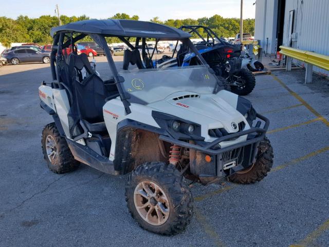 3JBKKAN29FJ002424 - 2015 CAN-AM COMMANDER WHITE photo 1