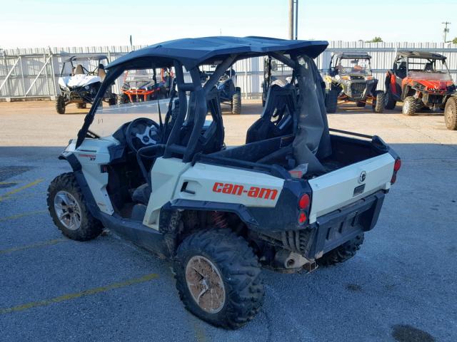 3JBKKAN29FJ002424 - 2015 CAN-AM COMMANDER WHITE photo 3