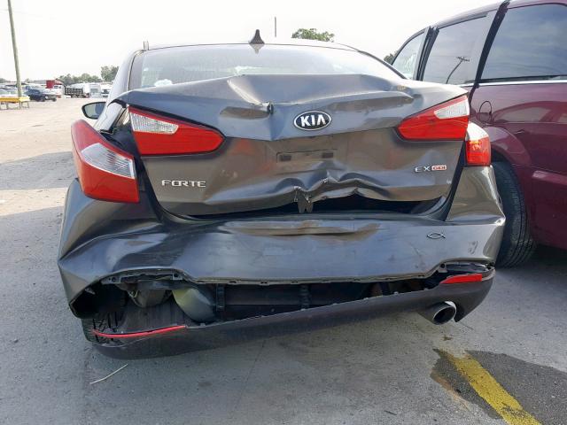 KNAFX4A84E5106928 - 2014 KIA FORTE EX GRAY photo 9