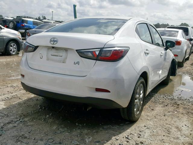 3MYDLBZV0GY105724 - 2016 TOYOTA SCION IA WHITE photo 4