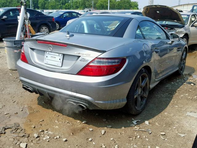 WDDPK7FA9DF050020 - 2013 MERCEDES-BENZ SLK 55 AMG GRAY photo 4