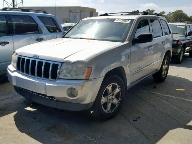 1J8HR58255C711607 - 2005 JEEP GRAND CHER SILVER photo 2