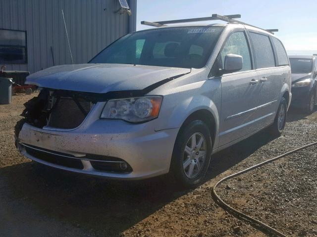 2C4RC1BG7CR213391 - 2012 CHRYSLER TOWN & COU SILVER photo 2