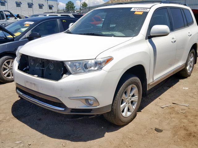 5TDBK3EH3DS266957 - 2013 TOYOTA HIGHLANDER WHITE photo 2