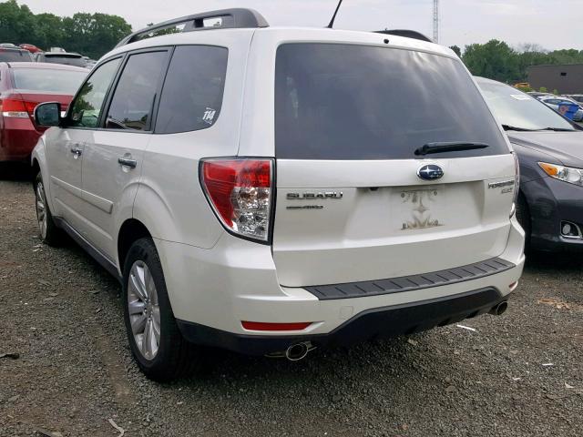 JF2SHAEC9CH458363 - 2012 SUBARU FORESTER L WHITE photo 3