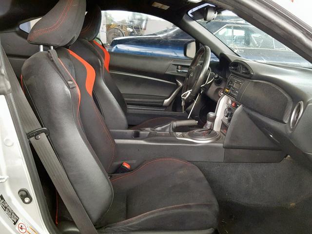 JF1ZNAA16D2703561 - 2013 TOYOTA SCION FR-S SILVER photo 5