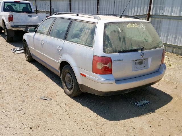 WVWND63B03E070468 - 2003 VOLKSWAGEN PASSAT GL SILVER photo 3