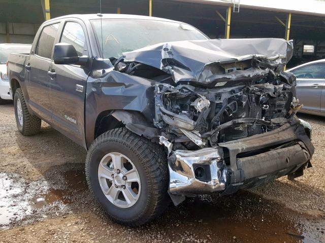 5TFDY5F18JX752366 - 2018 TOYOTA TUNDRA CRE GRAY photo 1