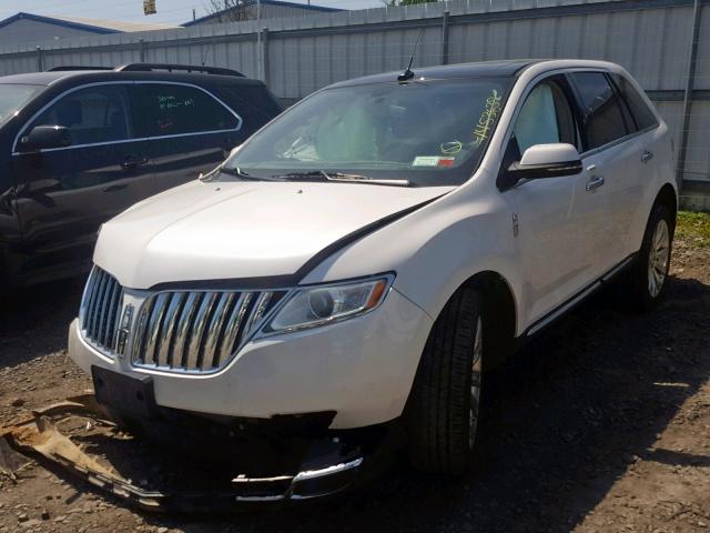 2LMDJ8JK4FBL29496 - 2015 LINCOLN MKX WHITE photo 2