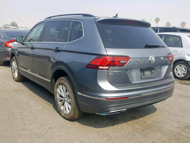 3VV3B7AX8JM213578 - 2018 VOLKSWAGEN TIGUAN SE GRAY photo 3