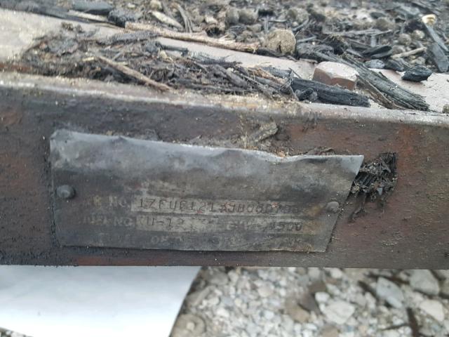 1ZFUE1217JB000796 - 2004 UTILITY TRAILER Qəhvəyi foto 10