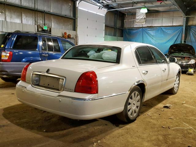 1LNHM83W14Y606609 - 2004 LINCOLN TOWN CAR U GRAY photo 4