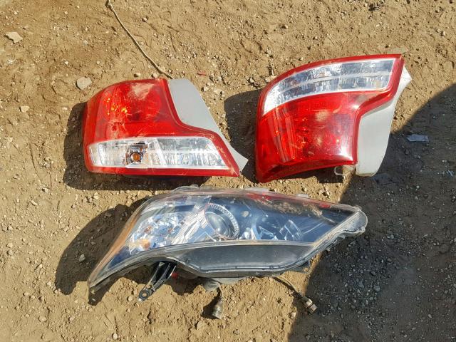 JTKJF5C73C3034969 - 2012 TOYOTA SCION TC 白色 照片 9