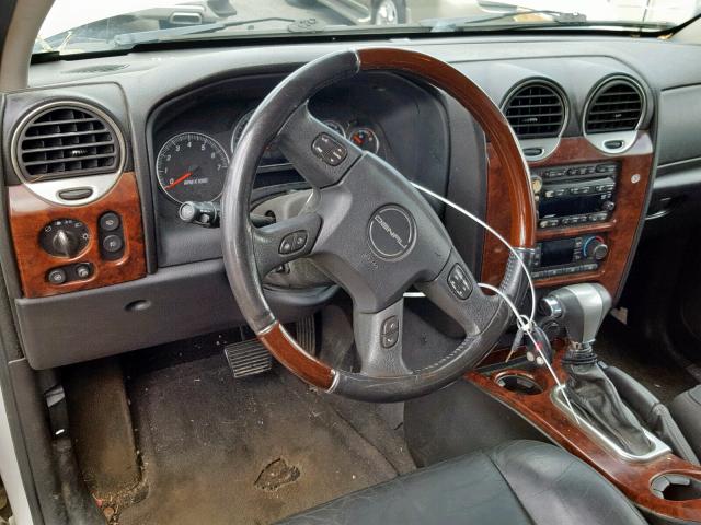 1GKET63M052313502 - 2005 GMC ENVOY DENA WHITE photo 9