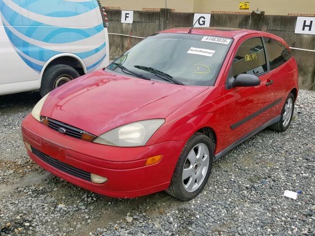 3FAFP31331R115523 - 2001 FORD FOCUS ZX3 RED photo 2