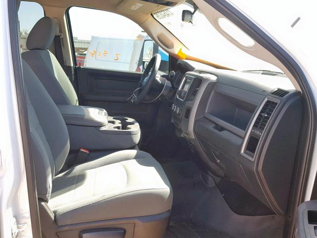 3C63RPGL7JG158867 - 2018 RAM 3500 ST TWO TONE photo 5