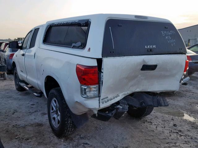 5TFRY5F16DX136658 - 2013 TOYOTA TUNDRA DOU WHITE photo 3