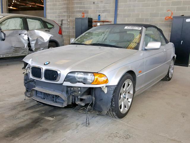 WBABR3345YEA82840 - 2000 BMW 323 CI SILVER photo 2