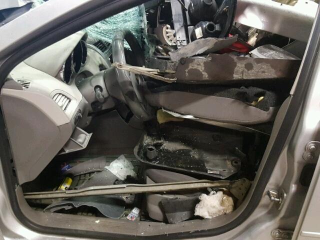 1G1ZB5E08CF315498 - 2012 CHEVROLET MALIBU LS SILVER photo 5