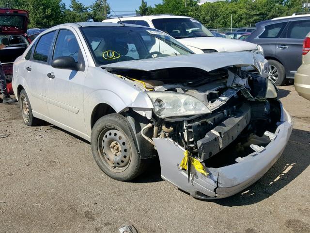 1FAFP34NX5W105538 - 2005 FORD FOCUS ZX4 SILVER photo 1