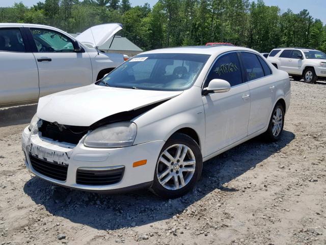 3VWEG71K27M186395 - 2007 VOLKSWAGEN JETTA WOLF WHITE photo 2