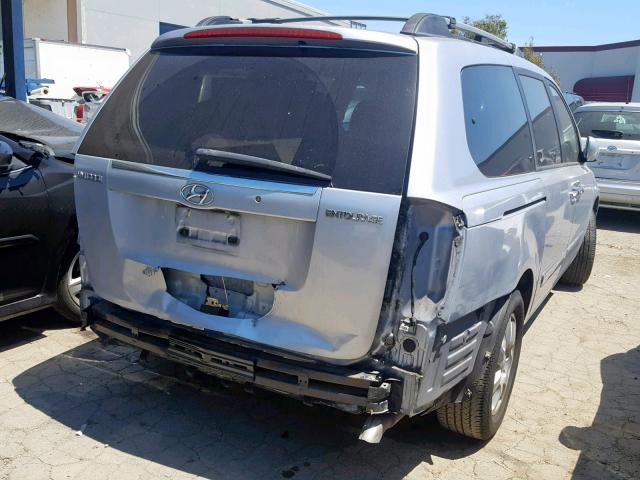 KNDMC233776028329 - 2007 HYUNDAI ENTOURAGE SILVER photo 4