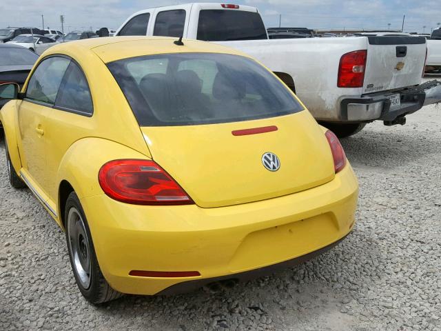 3VWJX7AT6CM636356 - 2012 VOLKSWAGEN BEETLE YELLOW photo 3