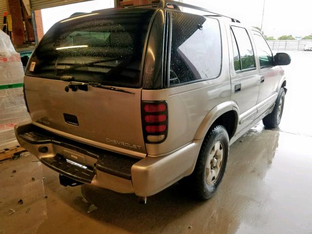 1GNDT13W212207890 - 2001 CHEVROLET BLAZER SILVER photo 4