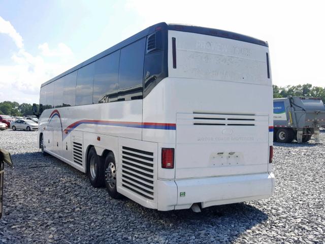 1M8TRMPA61P061646 - 2001 MOTOR COACH INDUSTRIES TRANSIT BU WHITE photo 3