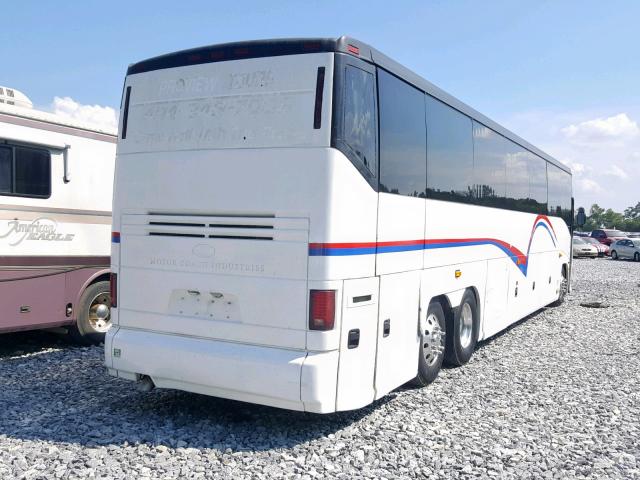 1M8TRMPA61P061646 - 2001 MOTOR COACH INDUSTRIES TRANSIT BU WHITE photo 4