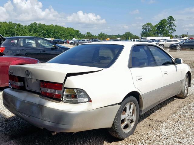 JT8BF28G910334497 - 2001 LEXUS ES 300 WHITE photo 4